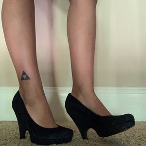 Black Unique Wedged Heels